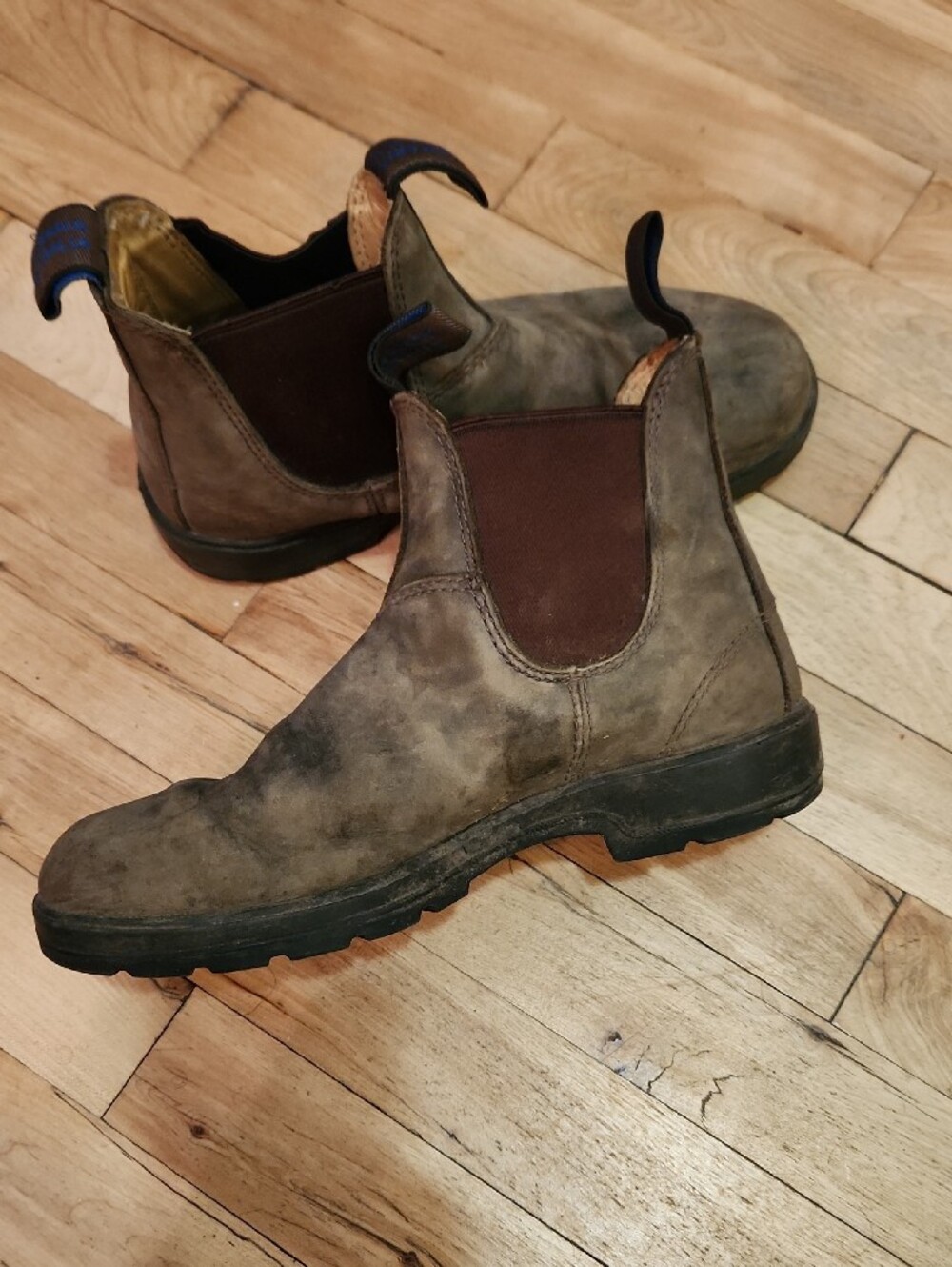 Blundstone Brown Chelsea Ankle Boots - Picture 3 of 12